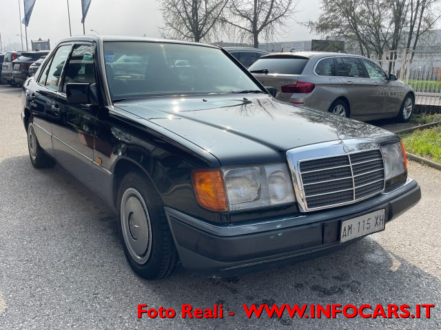 MERCEDES-BENZ 200 usata 0