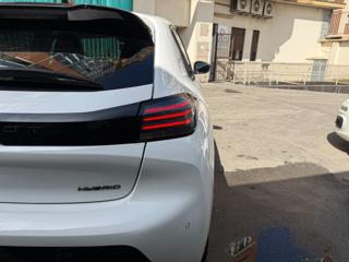 PEUGEOT 208 usata, con Sensori di parcheggio anteriori