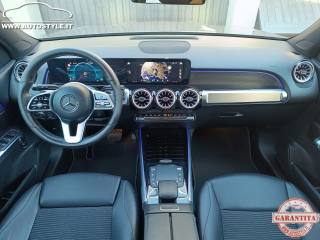 MERCEDES-BENZ GLB 200 usata, con Controllo automatico clima