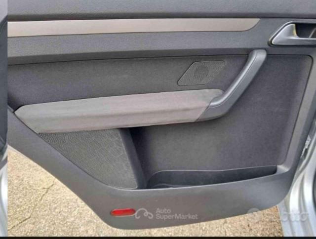 VOLKSWAGEN Touran usata 23