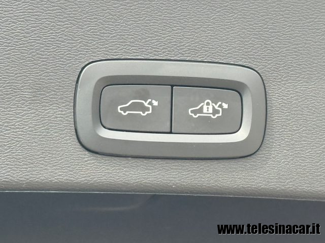 VOLVO XC40 usata, con Fari LED