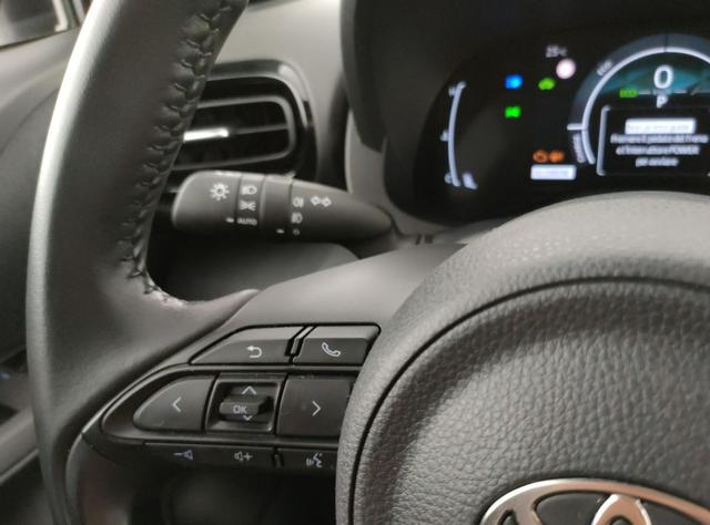TOYOTA Yaris Cross usata, con Sedili riscaldati