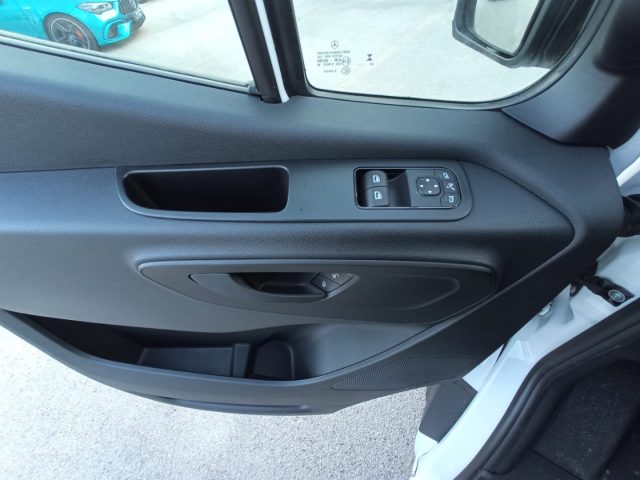MERCEDES-BENZ Sprinter usata, con Autoradio digitale