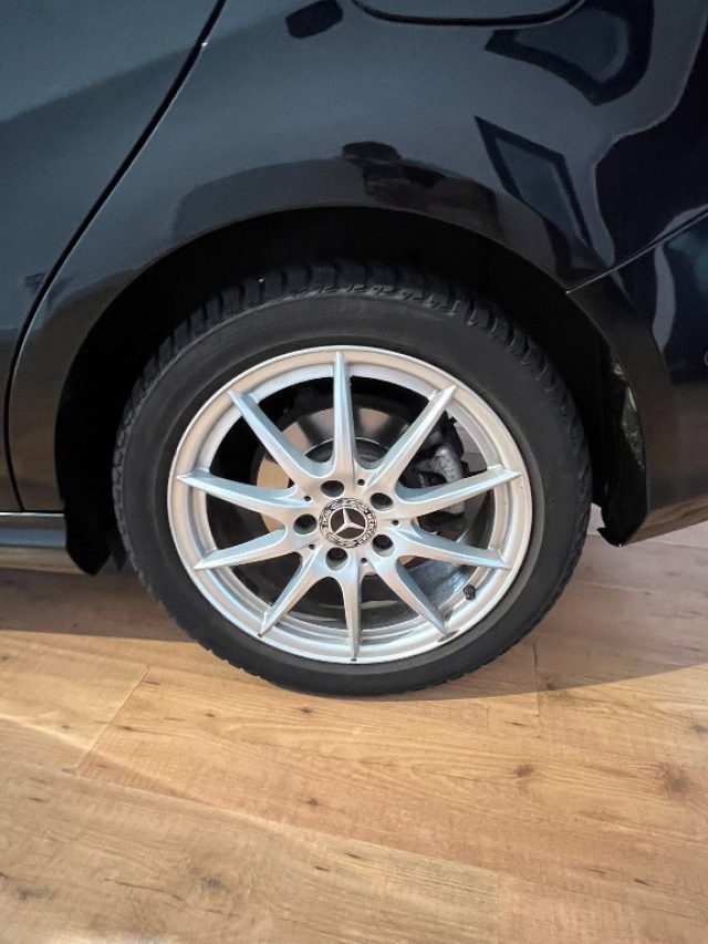 MERCEDES-BENZ B 180 usata, con Autoradio