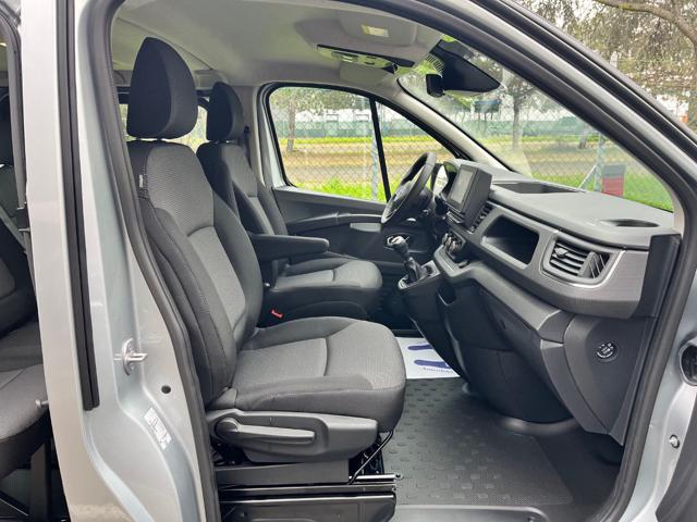 NISSAN Primastar usata, con Park Distance Control