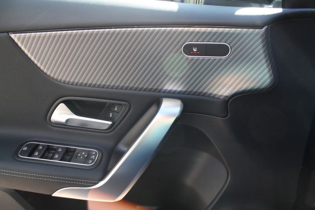 MERCEDES-BENZ A 180 usata, con Vetri oscurati