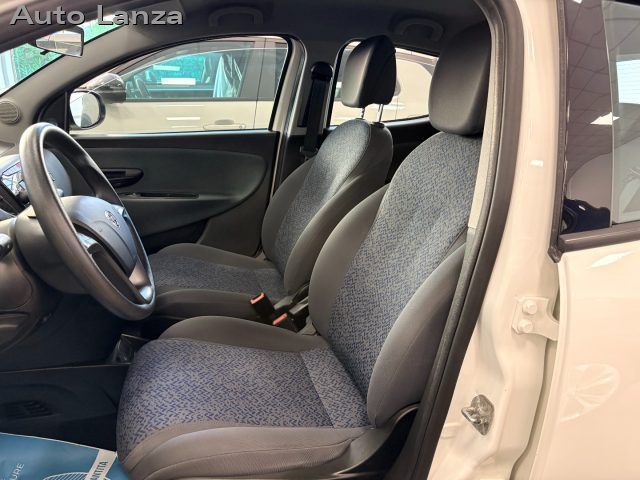 LANCIA Ypsilon usata, con Autoradio
