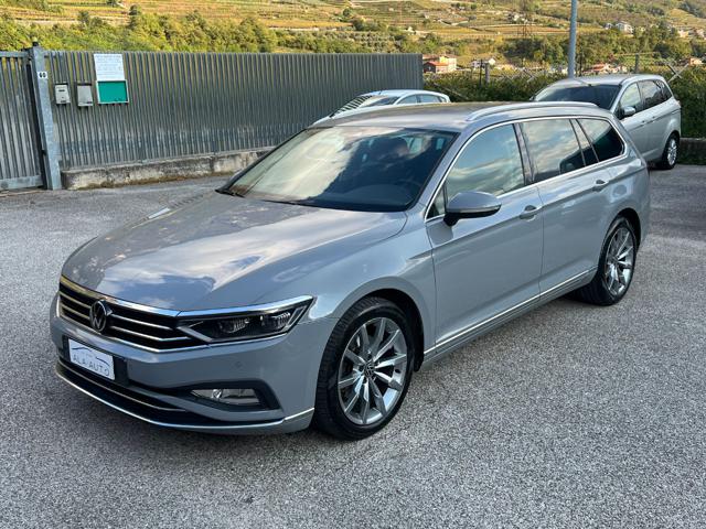 VOLKSWAGEN Passat Variant usata, con Airbag laterali