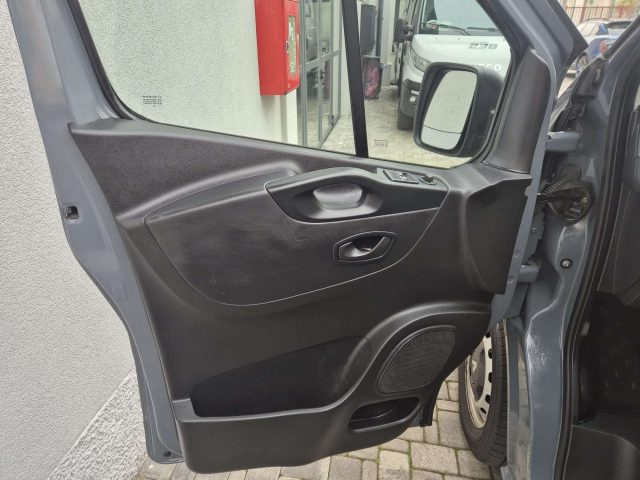 RENAULT Trafic usata, con Autoradio