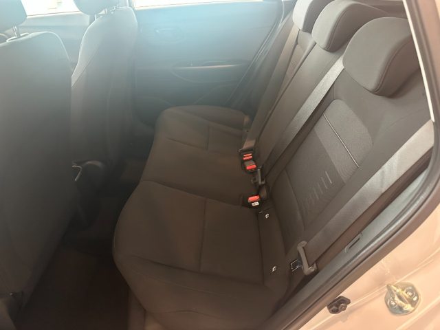 HYUNDAI Bayon usata, con Autoradio