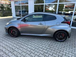 TOYOTA Yaris usata, con Airbag