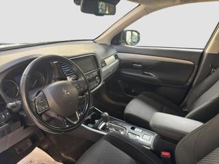 MITSUBISHI Outlander usata, con Climatizzatore