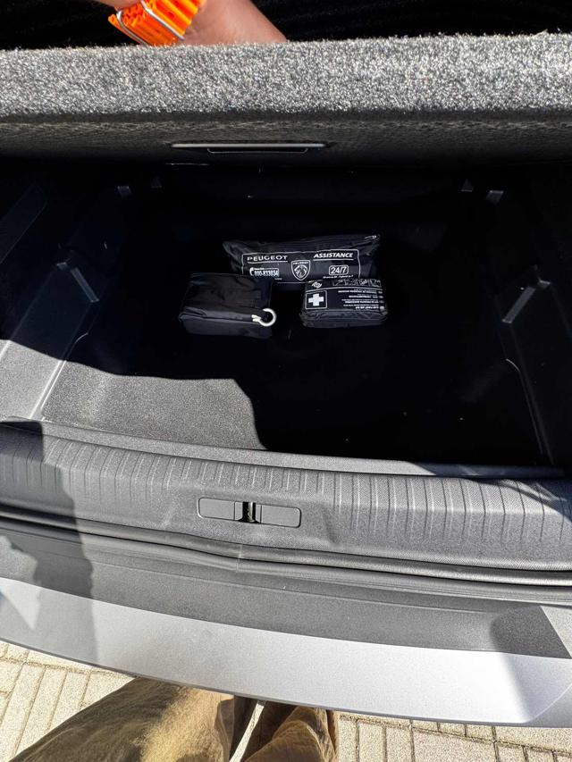 PEUGEOT 3008 usata, con Sistema di navigazione