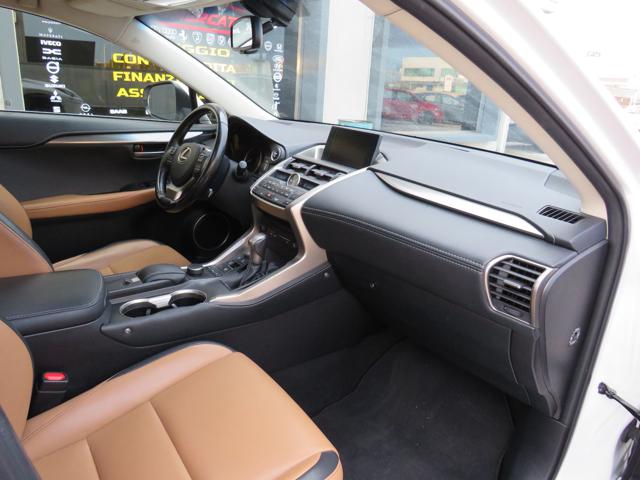 LEXUS NX 300 usata, con Park Distance Control