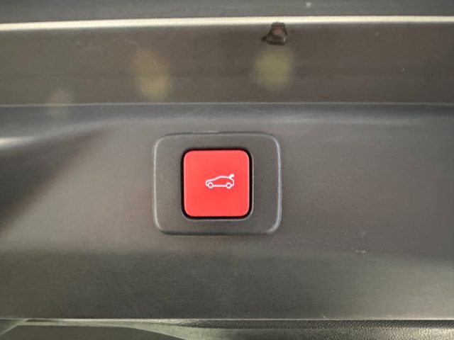 PEUGEOT 3008 usata, con Sensore di pioggia