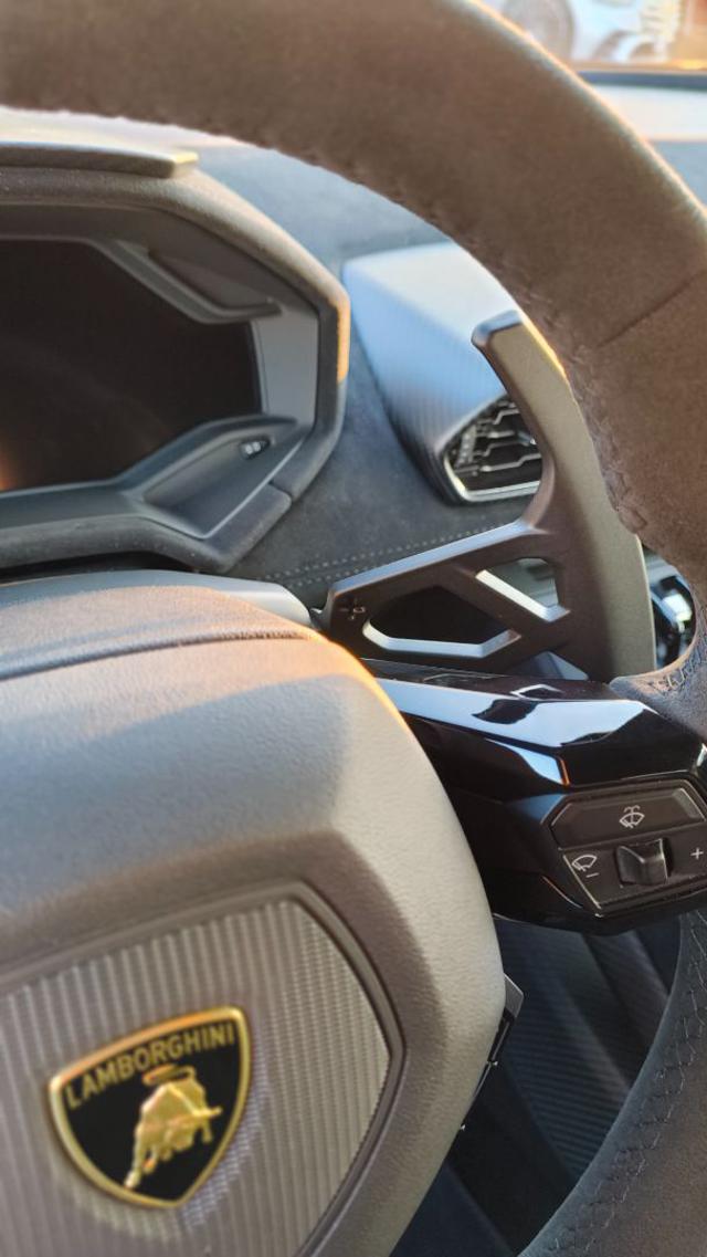 LAMBORGHINI Huracan usata 16