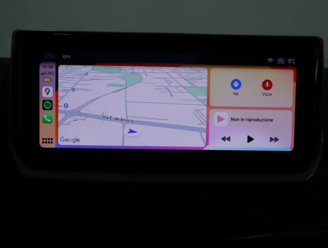 PEUGEOT 2008 usata, con Autoradio digitale