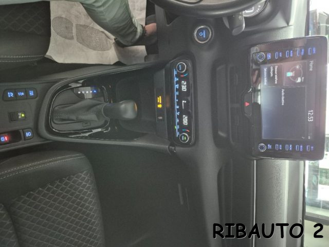 TOYOTA Yaris usata, con Bracciolo