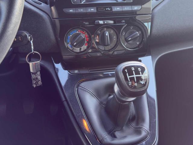 LANCIA Ypsilon usata, con ESP