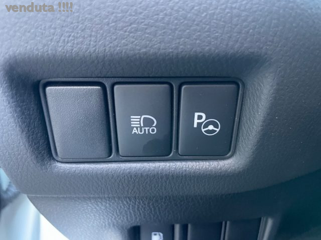 TOYOTA C-HR usata, con Sensori di parcheggio posteriori