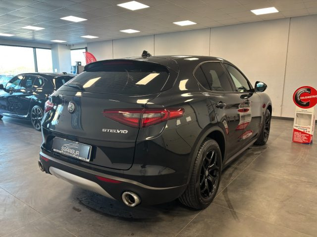 ALFA ROMEO Stelvio usata, con Head-up display