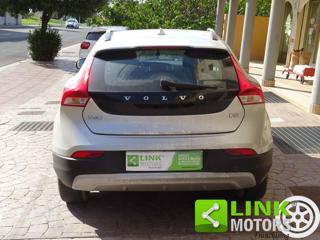 VOLVO V40 Cross Country usata, con Alzacristalli elettrici