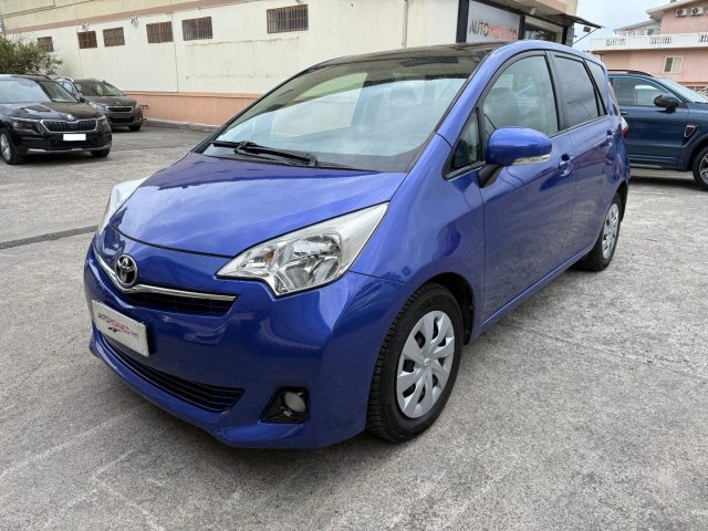 TOYOTA Verso-S usata, con Chiusura centralizzata