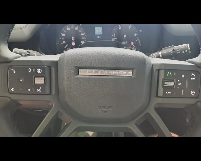LAND ROVER Defender usata, con Luci diurne LED