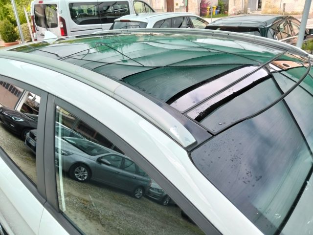 KIA Carens usata, con Controllo automatico clima