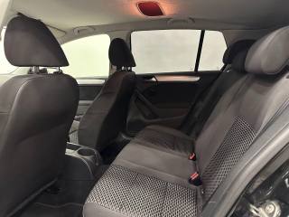 VOLKSWAGEN Golf usata, con Airbag testa