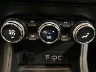 RENAULT Captur usata, con Hill holder