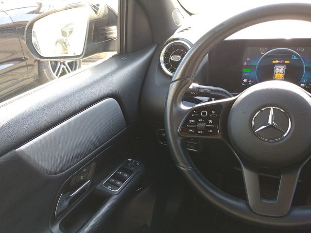 MERCEDES-BENZ GLA 250 usata, con Luci diurne LED
