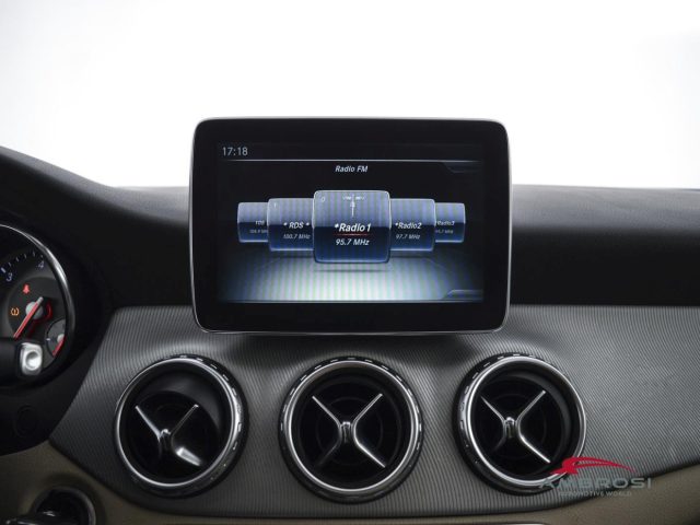 MERCEDES-BENZ GLA 200 usata 13