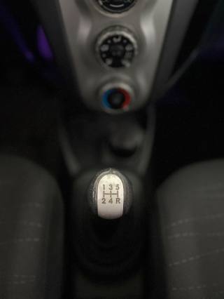 TOYOTA Yaris usata 11