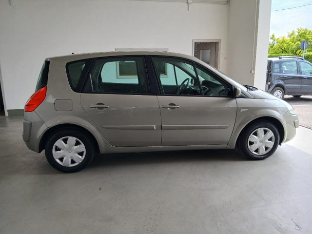 RENAULT Scenic usata, con Airbag