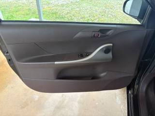 TOYOTA iQ usata, con Luci diurne