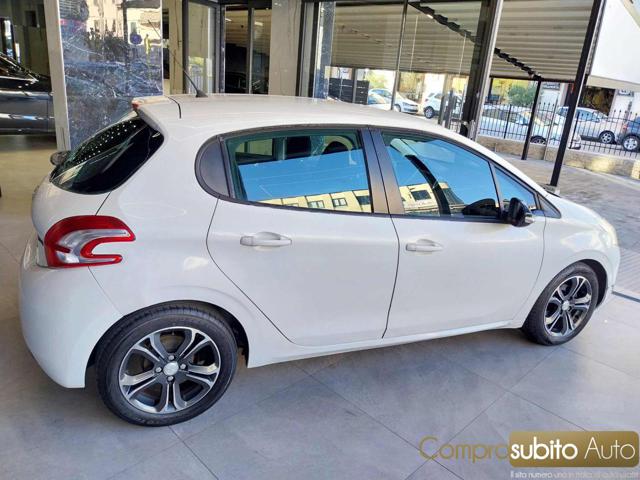 PEUGEOT 208 usata, con Alzacristalli elettrici