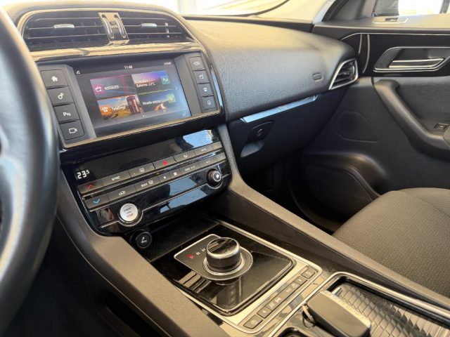 JAGUAR F-Pace usata, con Fendinebbia