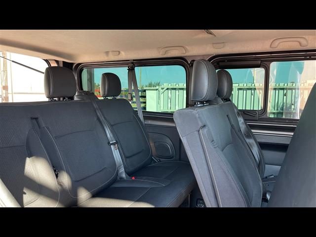 RENAULT Trafic usata 9