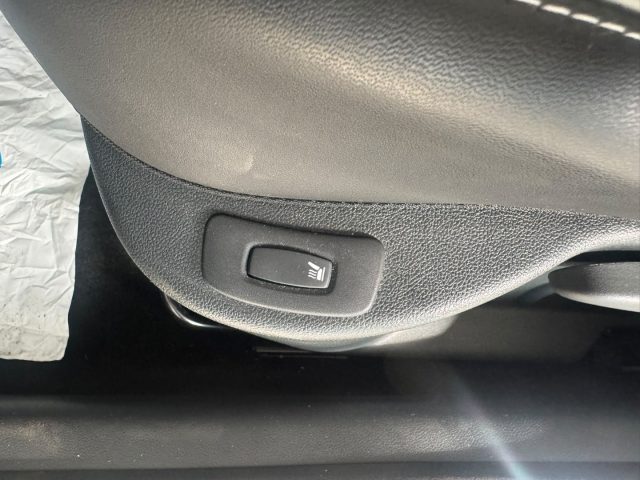 RENAULT Clio usata, con Sedili riscaldati