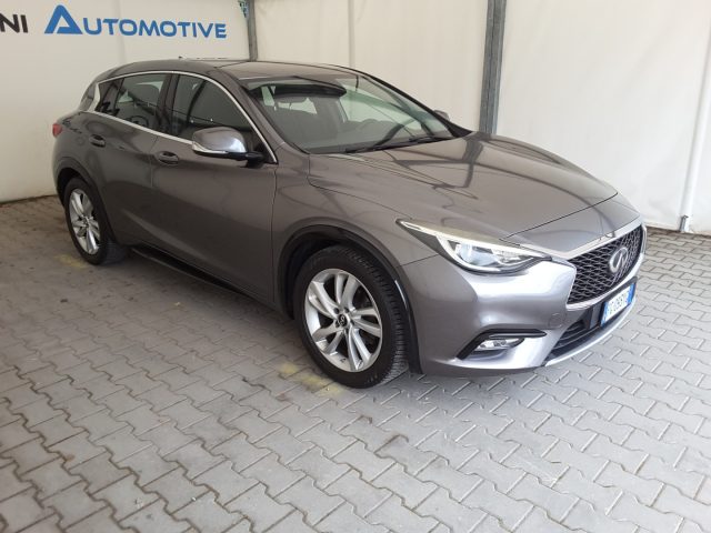 INFINITI Q30 usata, con Airbag