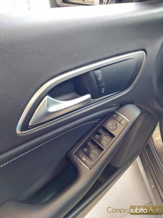 MERCEDES-BENZ CLA 180 usata 24