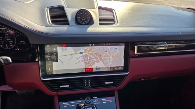 PORSCHE Cayenne usata, con Sensori di parcheggio anteriori