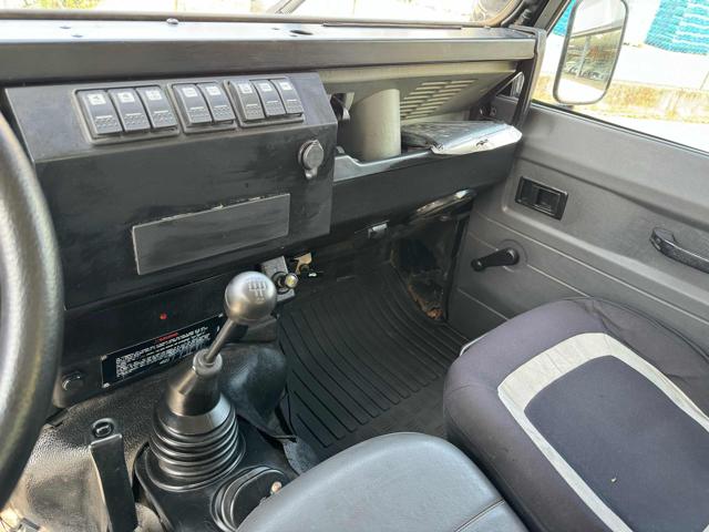 LAND ROVER Defender usata 8