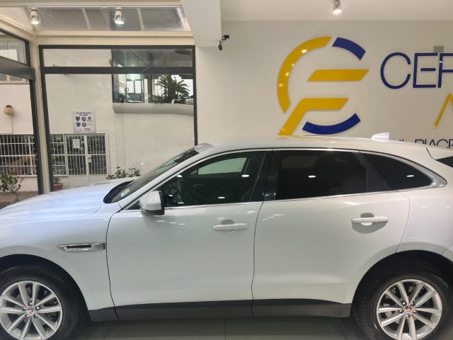 JAGUAR F-Pace usata, con Boardcomputer