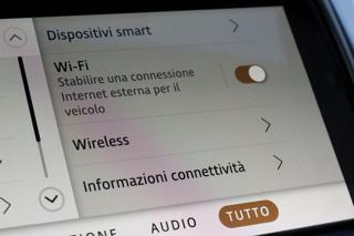 LAND ROVER Discovery usata, con USB