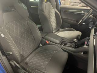 SKODA Karoq usata, con Bracciolo