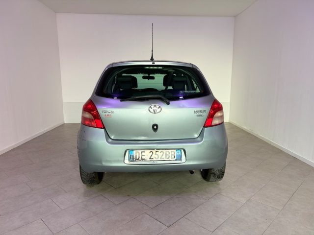 TOYOTA Yaris usata 4