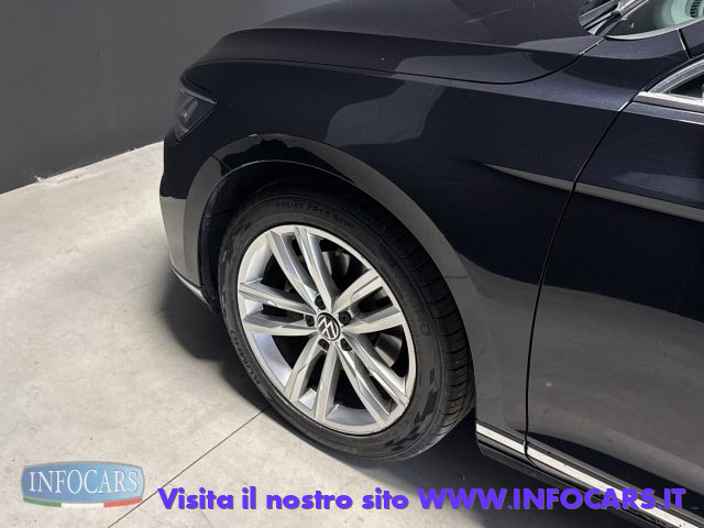 VOLKSWAGEN Passat Variant usata, con Sedile posteriore sdoppiato