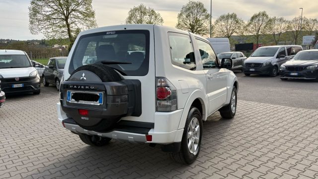 MITSUBISHI Pajero usata, con Airbag laterali